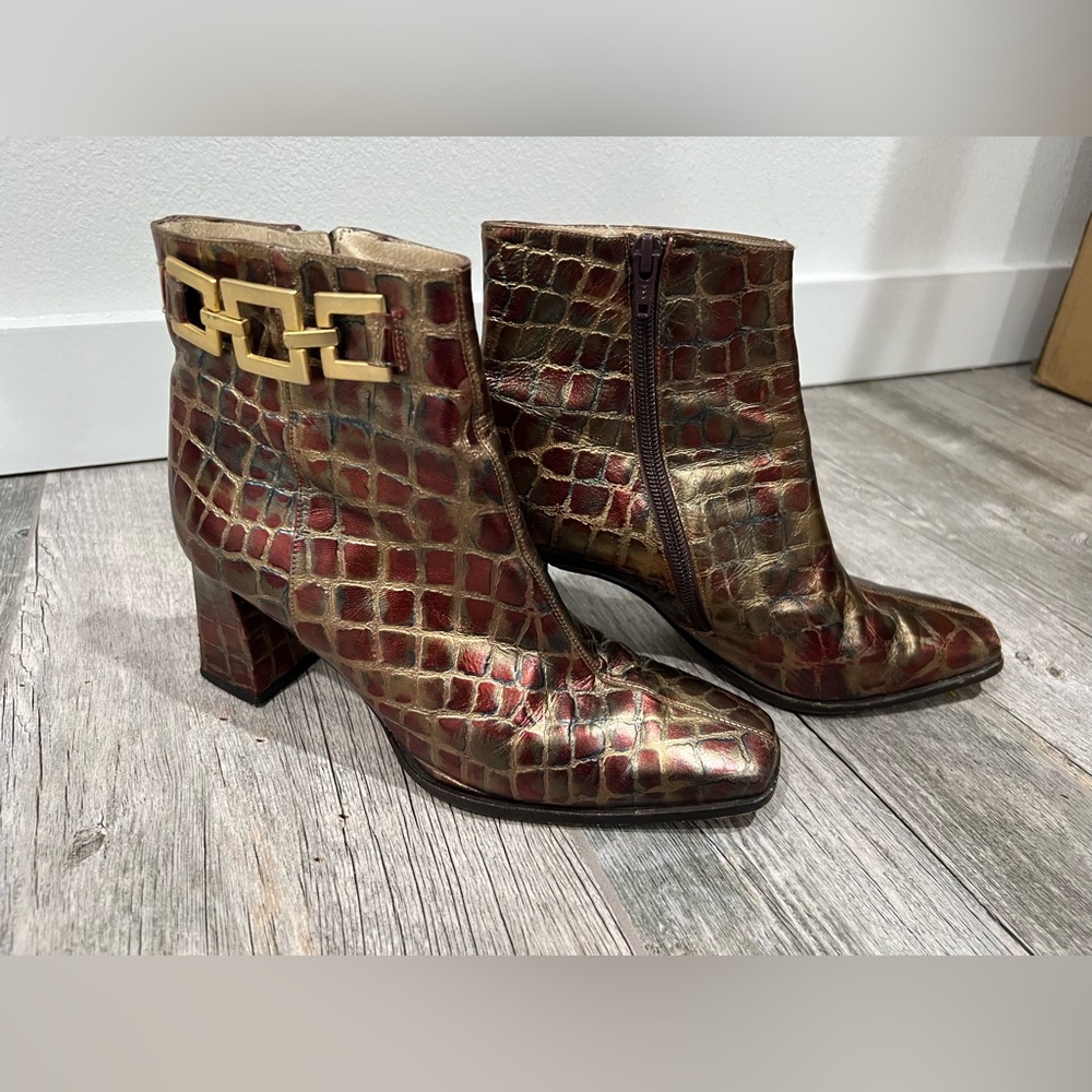Timothy Hitsman Croc Embossed Ankle Boots Size 8 Gold Hardware Block Heel